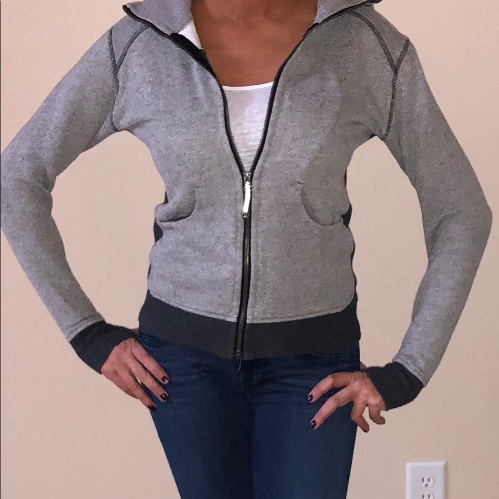Lululemon Scuba size 4 grey zip up hoodie